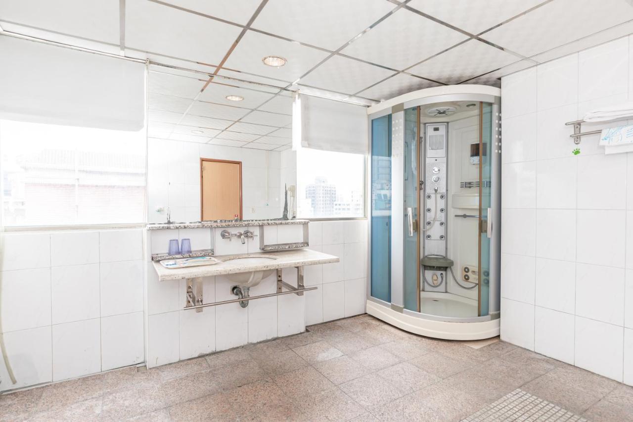 Yi Pin Business Hotel Taoyuan Dış mekan fotoğraf