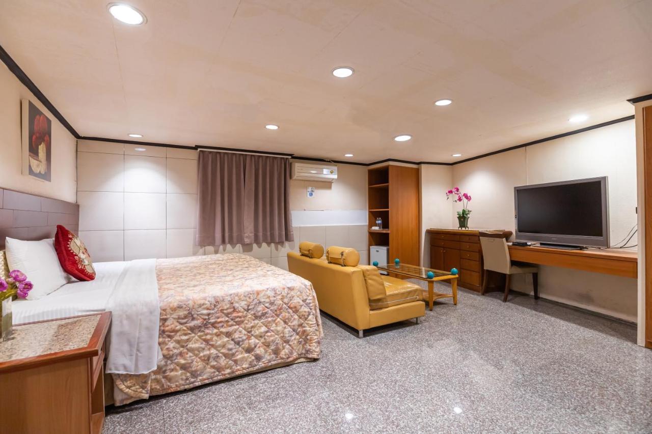 Yi Pin Business Hotel Taoyuan Dış mekan fotoğraf
