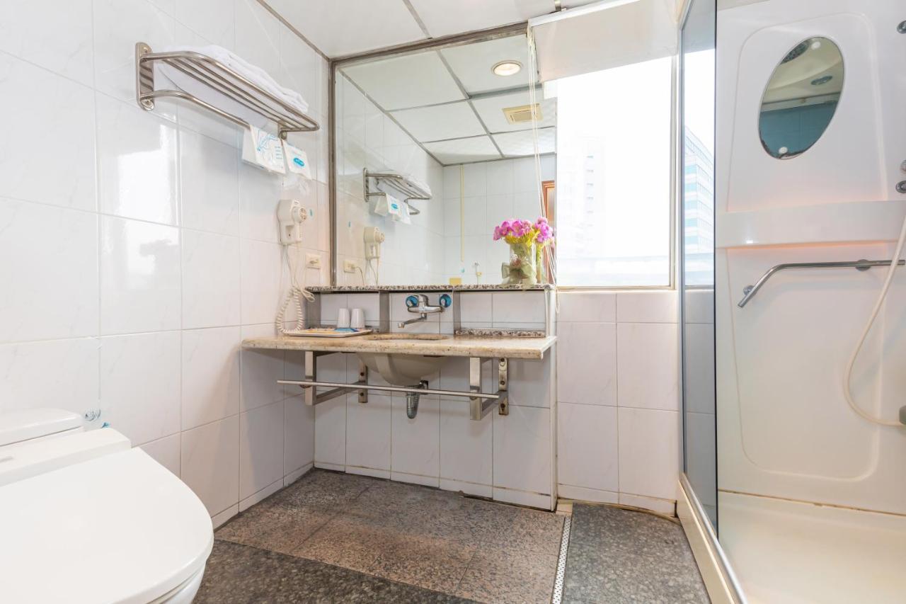 Yi Pin Business Hotel Taoyuan Dış mekan fotoğraf