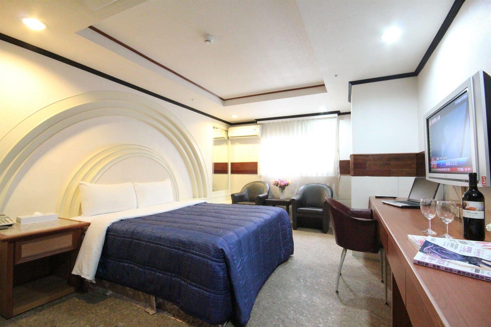 Yi Pin Business Hotel Taoyuan Dış mekan fotoğraf
